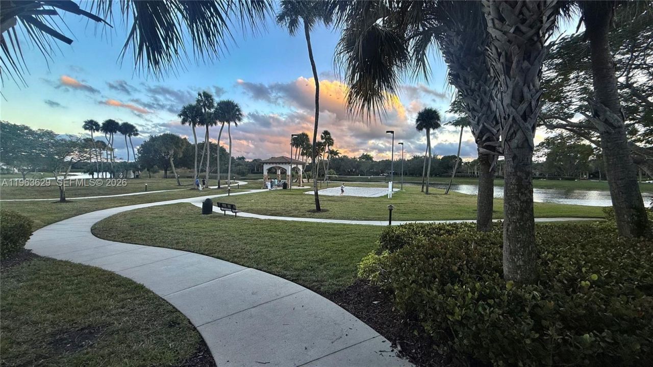 5772 NW 127th Ter, Coral Springs, FL 33076 Photo