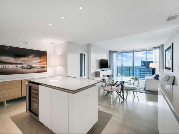 88 SW 7th St, Unit 1904, Miami, FL 33130