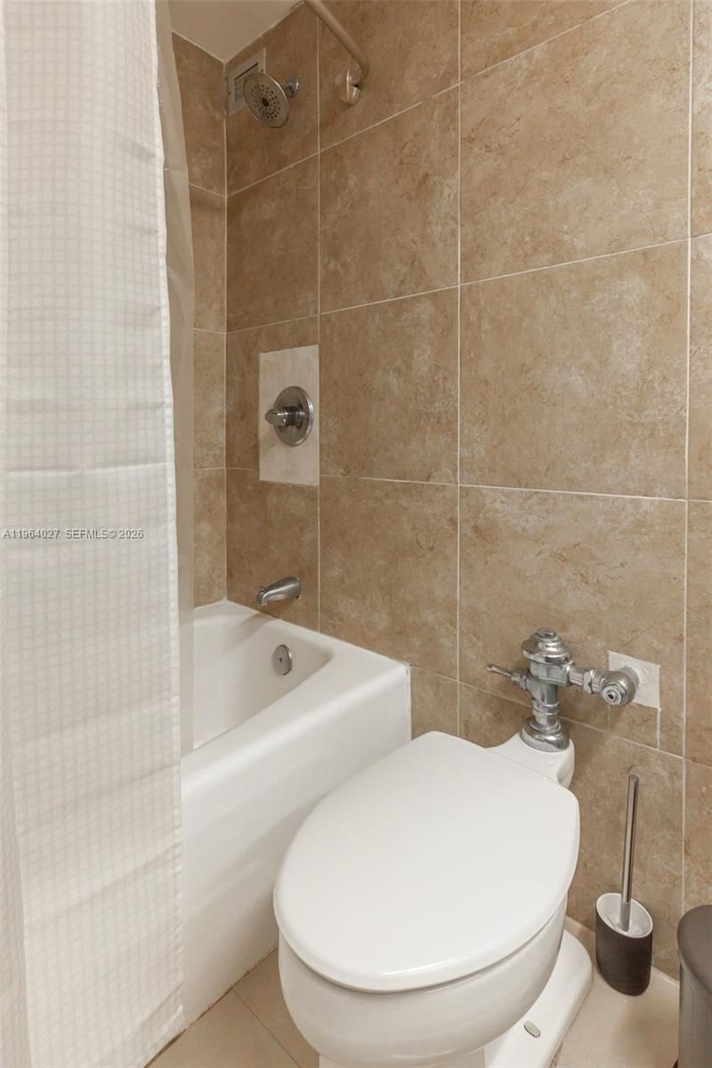 5445 Collins Ave, Unit 1623, Miami Beach, FL 33140 Photo