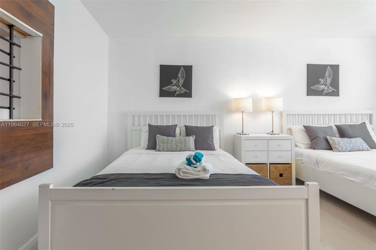 5445 Collins Ave, Unit 1623, Miami Beach, FL 33140 Photo