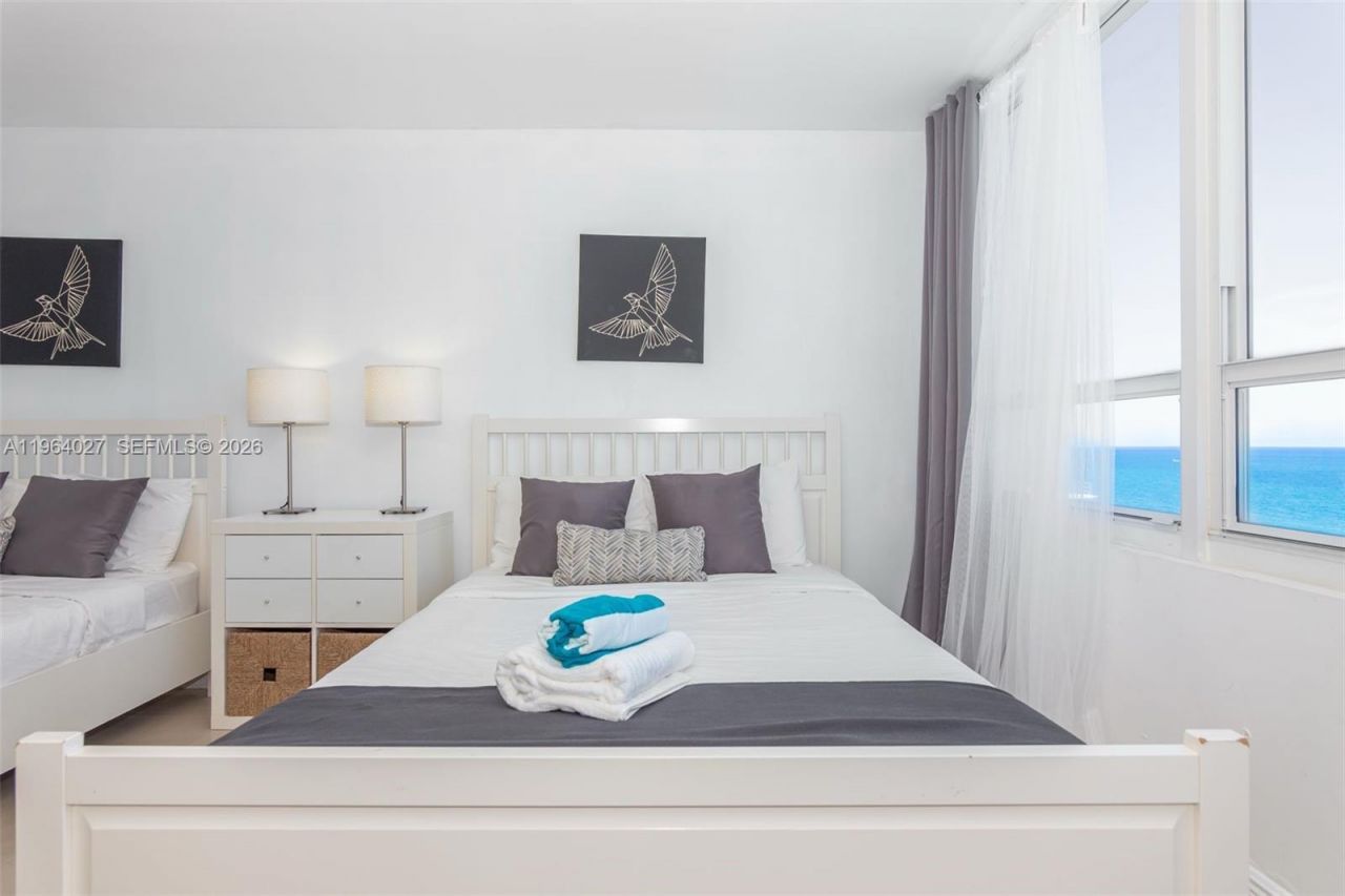 5445 Collins Ave, Unit 1623, Miami Beach, FL 33140 Photo