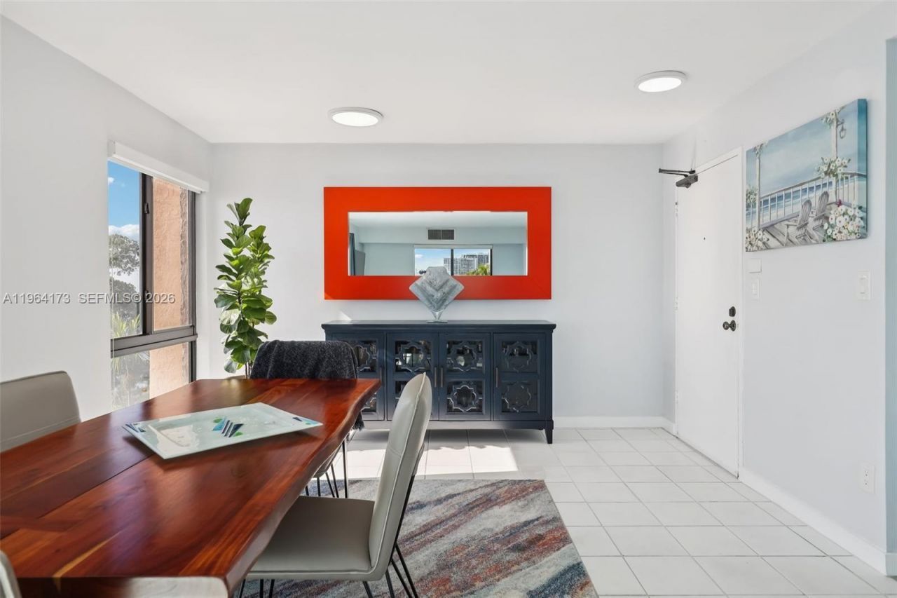 2201 Brickell Ave, Unit 77, Miami, FL 33129 Photo