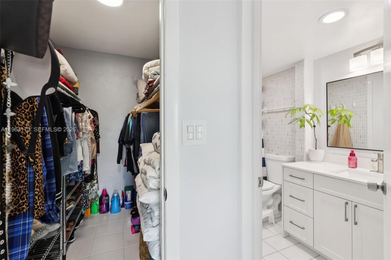 2201 Brickell Ave, Unit 77, Miami, FL 33129 Photo