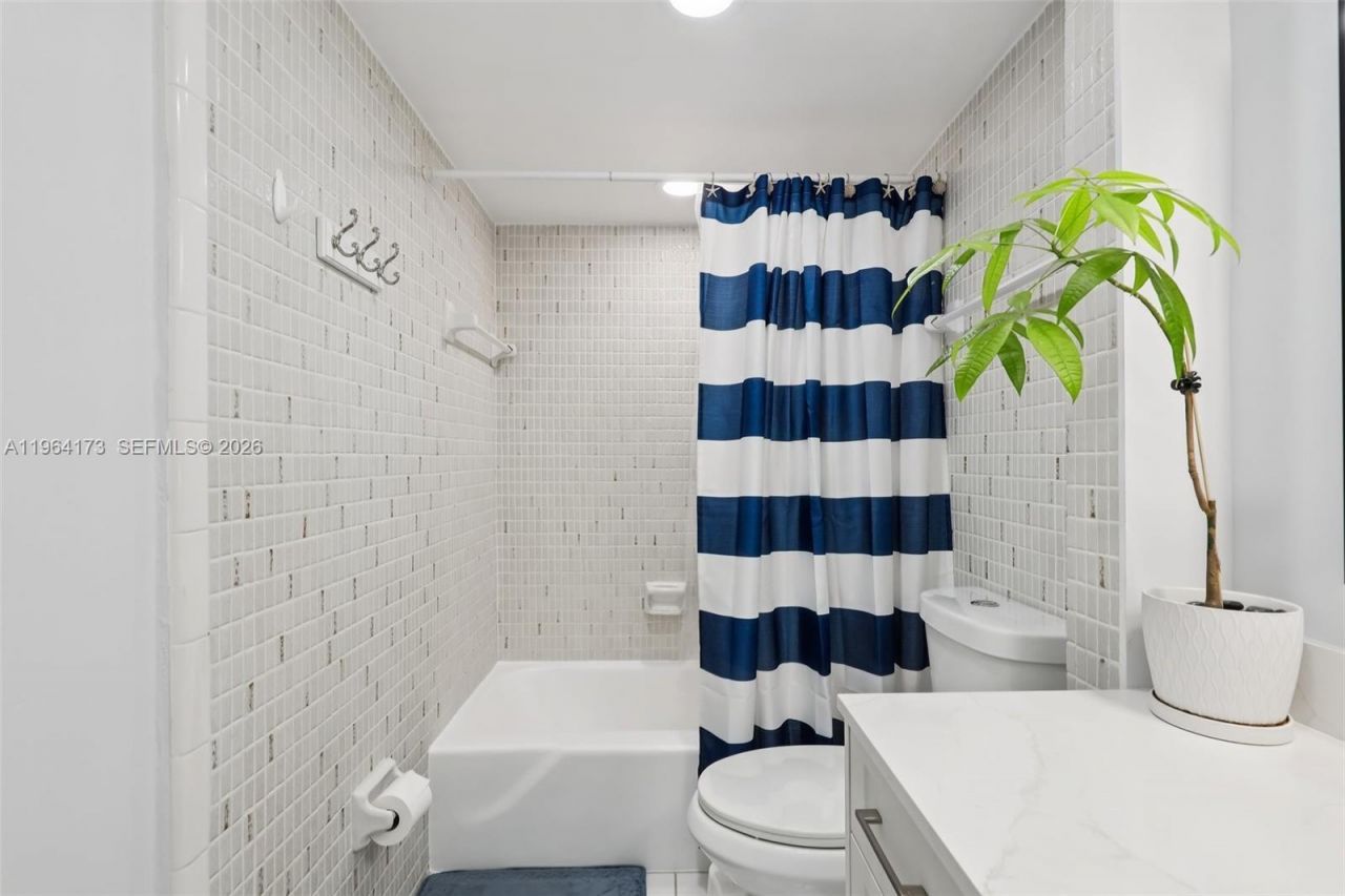 2201 Brickell Ave, Unit 77, Miami, FL 33129 Photo