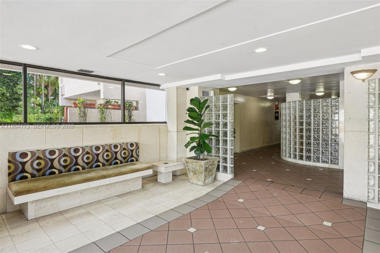 2201 Brickell Ave, Unit 77, Miami, FL 33129 Photo