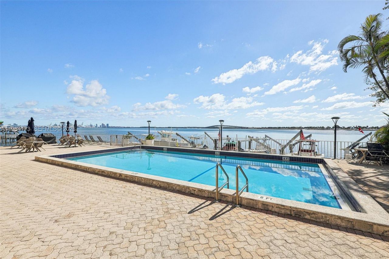 2201 Brickell Ave, Unit 77, Miami, FL 33129 Photo