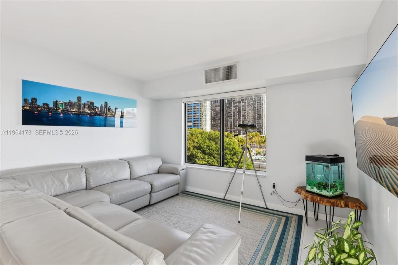 2201 Brickell Ave, Unit 77, Miami, FL 33129 Photo