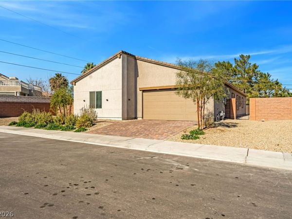 2706 Song Point Avenue , Las Vegas, NV 89121