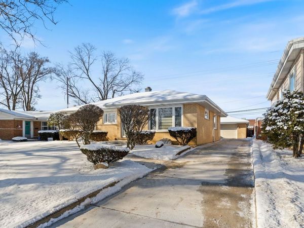 2418 W Martindale Drive, Westchester, IL 60154