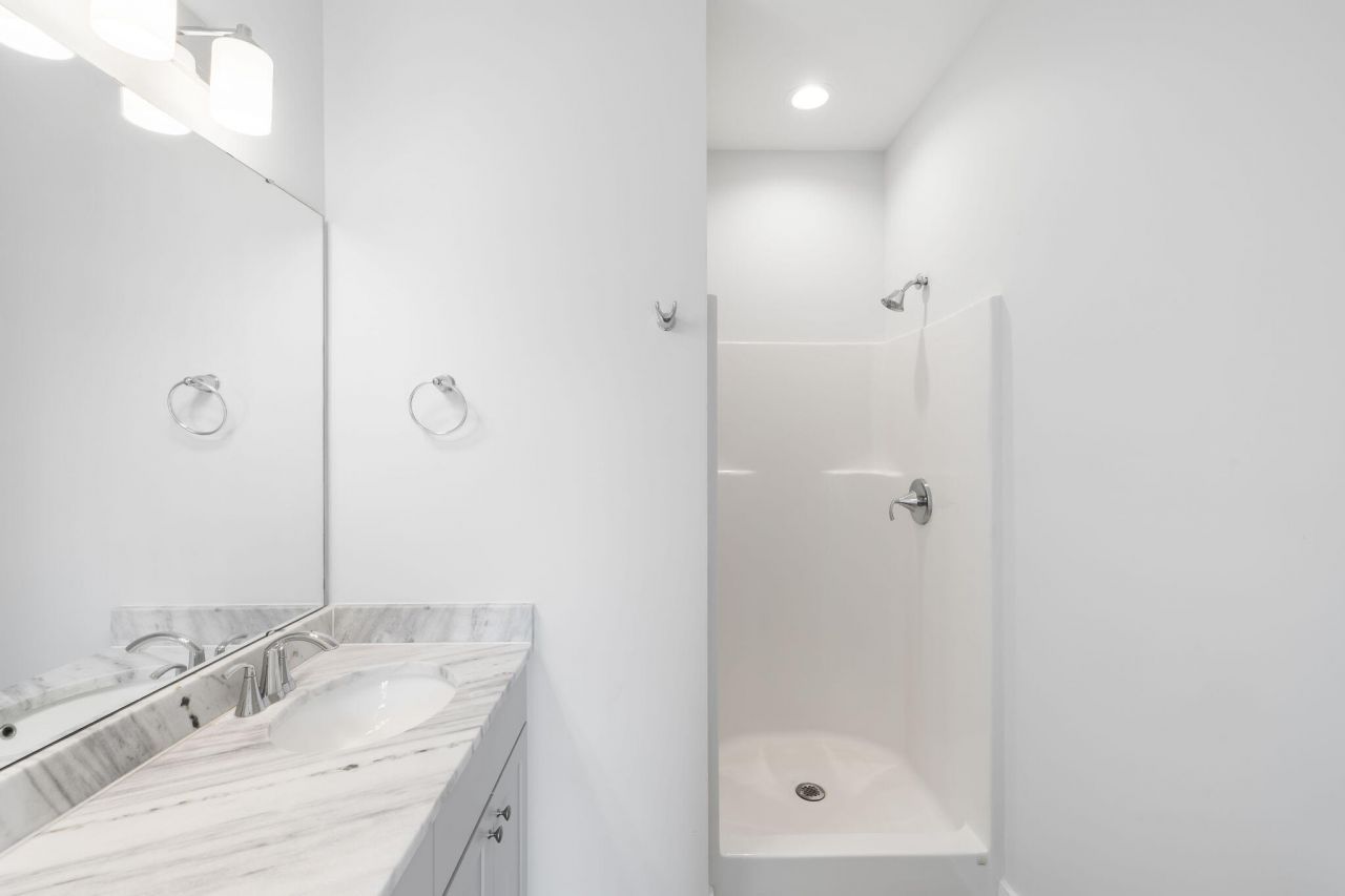 2021 Comstock Avenue Photo 20