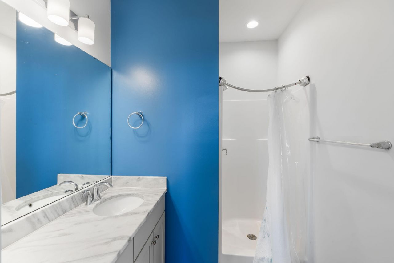 2021 Comstock Avenue Photo 25