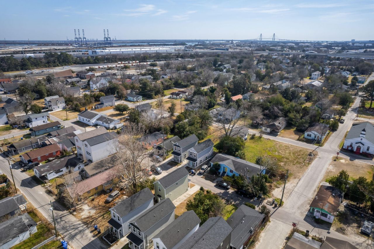 2021 Comstock Avenue Photo 28