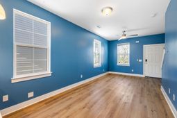 2021 Comstock Avenue photo 4