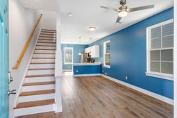 2021 Comstock Avenue photo 4