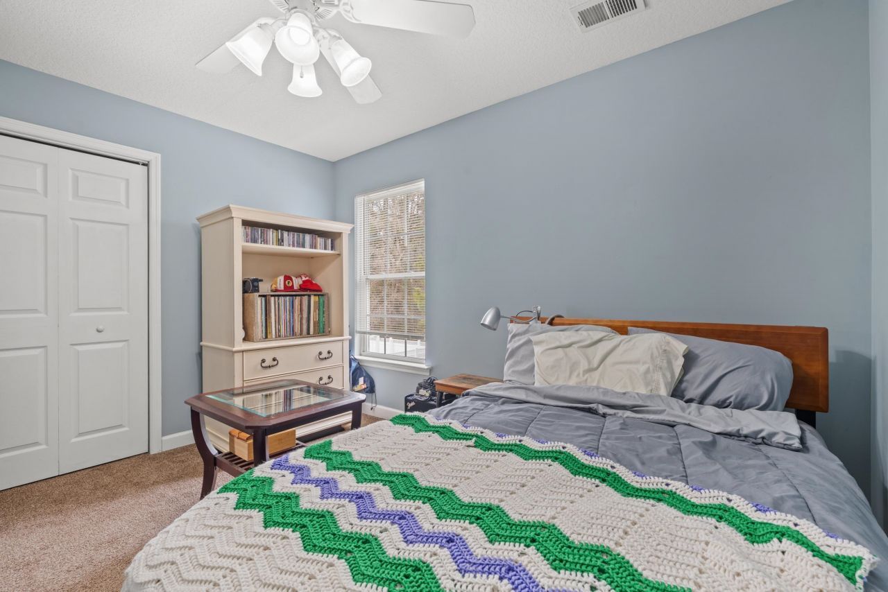 141 Red Cedar Ave. Photo 20