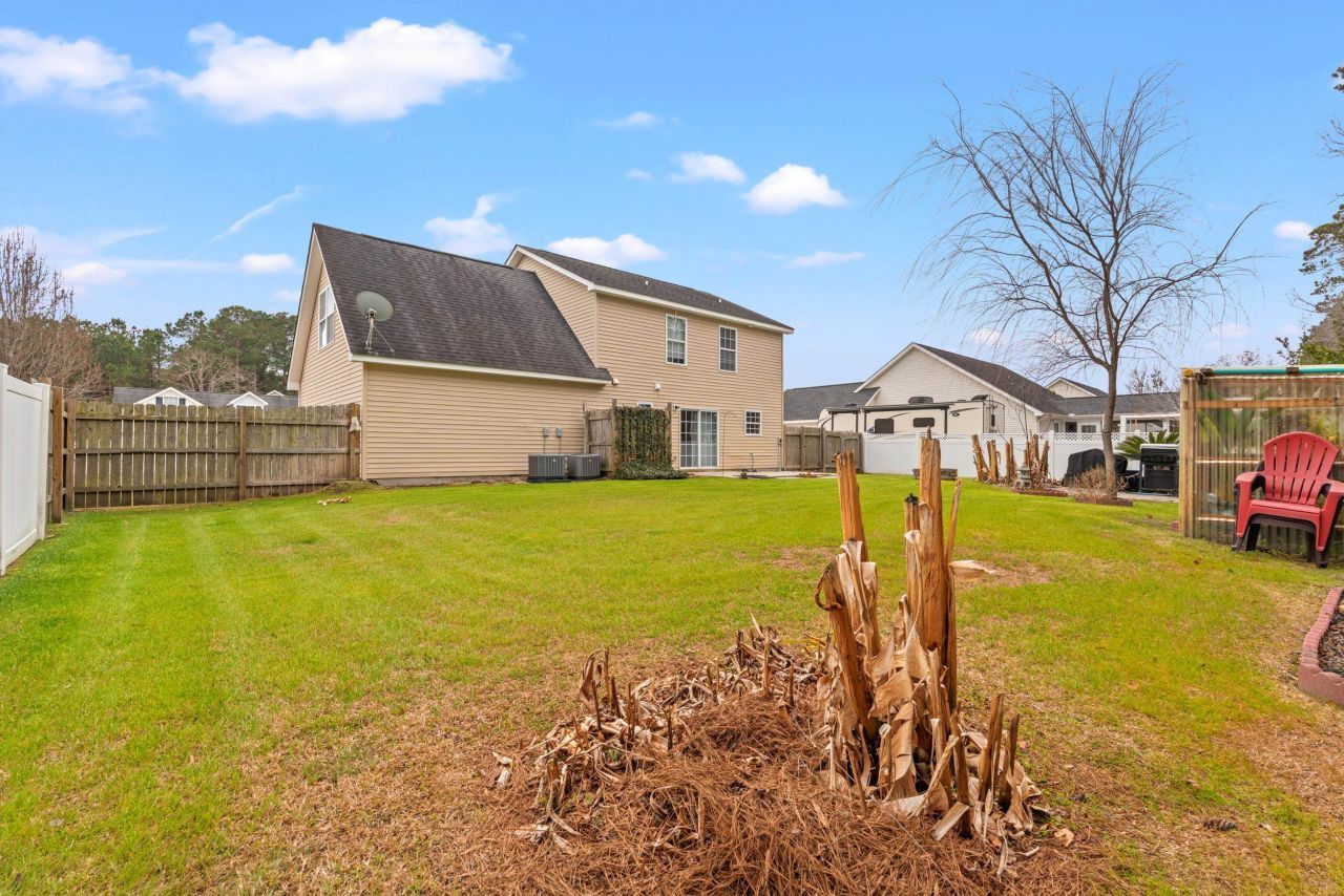 141 Red Cedar Ave. Photo 25