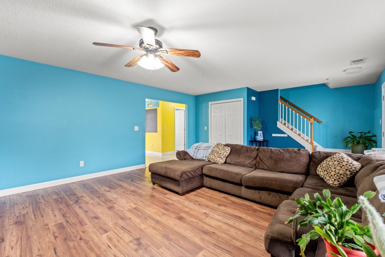 141 Red Cedar Ave. Photo 4