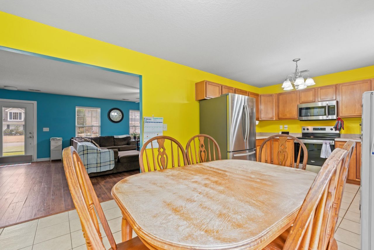 141 Red Cedar Ave. Photo 8