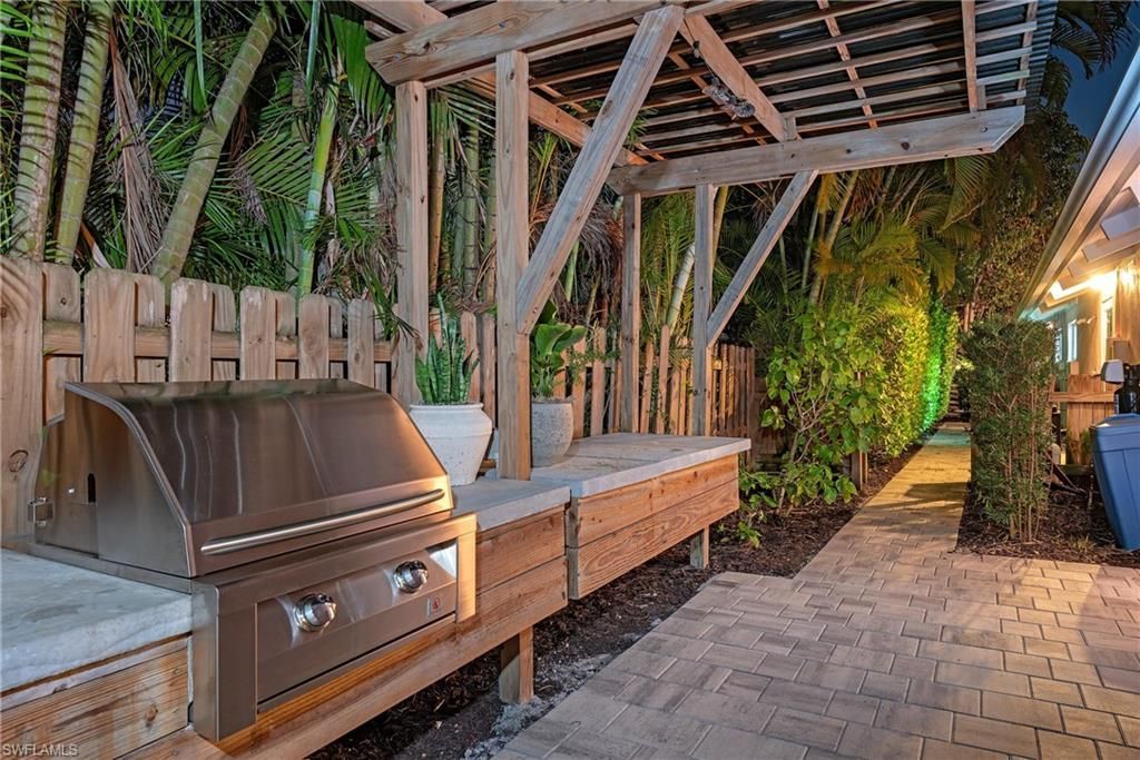 4875 Whispering Pine Way, Naples, FL 34103 Photo