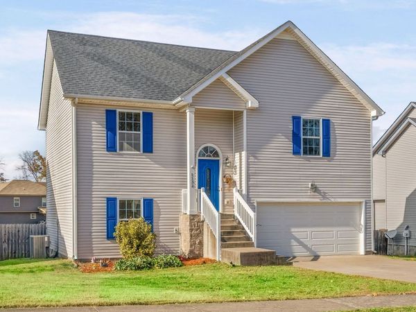 1132 Meachem Dr , Clarksville, TN 37042
