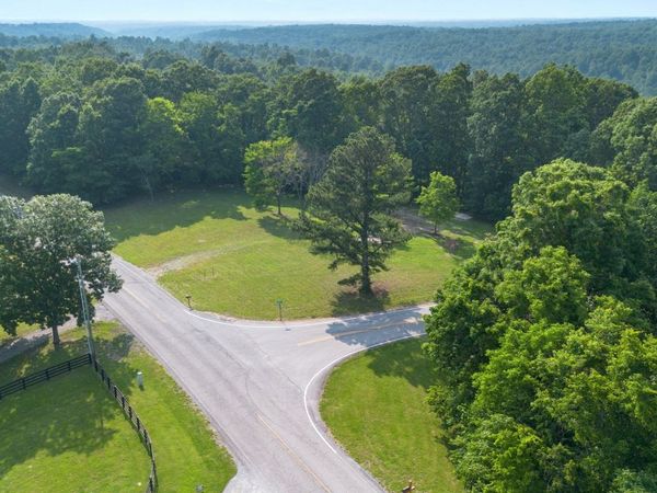 7668 Shoals Branch Rd , Primm Springs, TN 38476