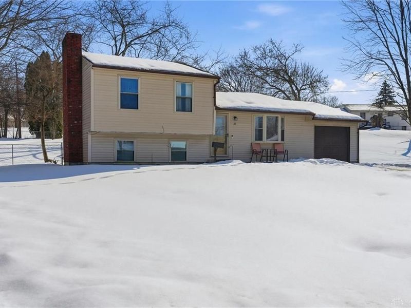 30 Sunnybrook Court, Dayton, OH 45426 Photo 2