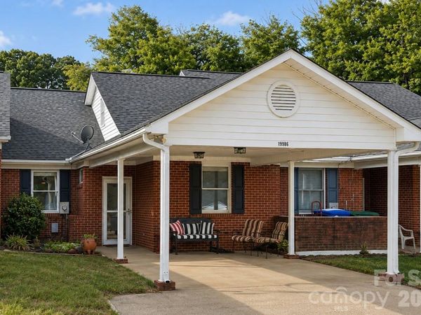 19986 Oak Leaf Circle, Cornelius, NC 28031