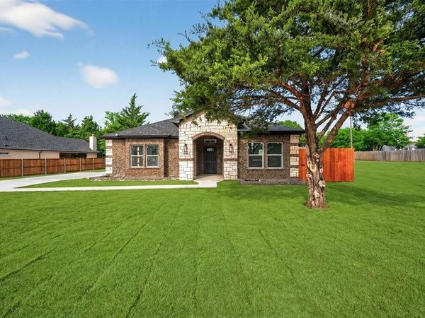 120 E Woodell Drive, Glenn Heights, TX 75154