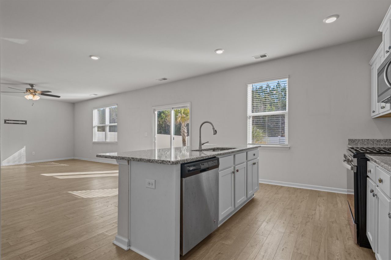 328 Emery Oak Dr. Photo 10