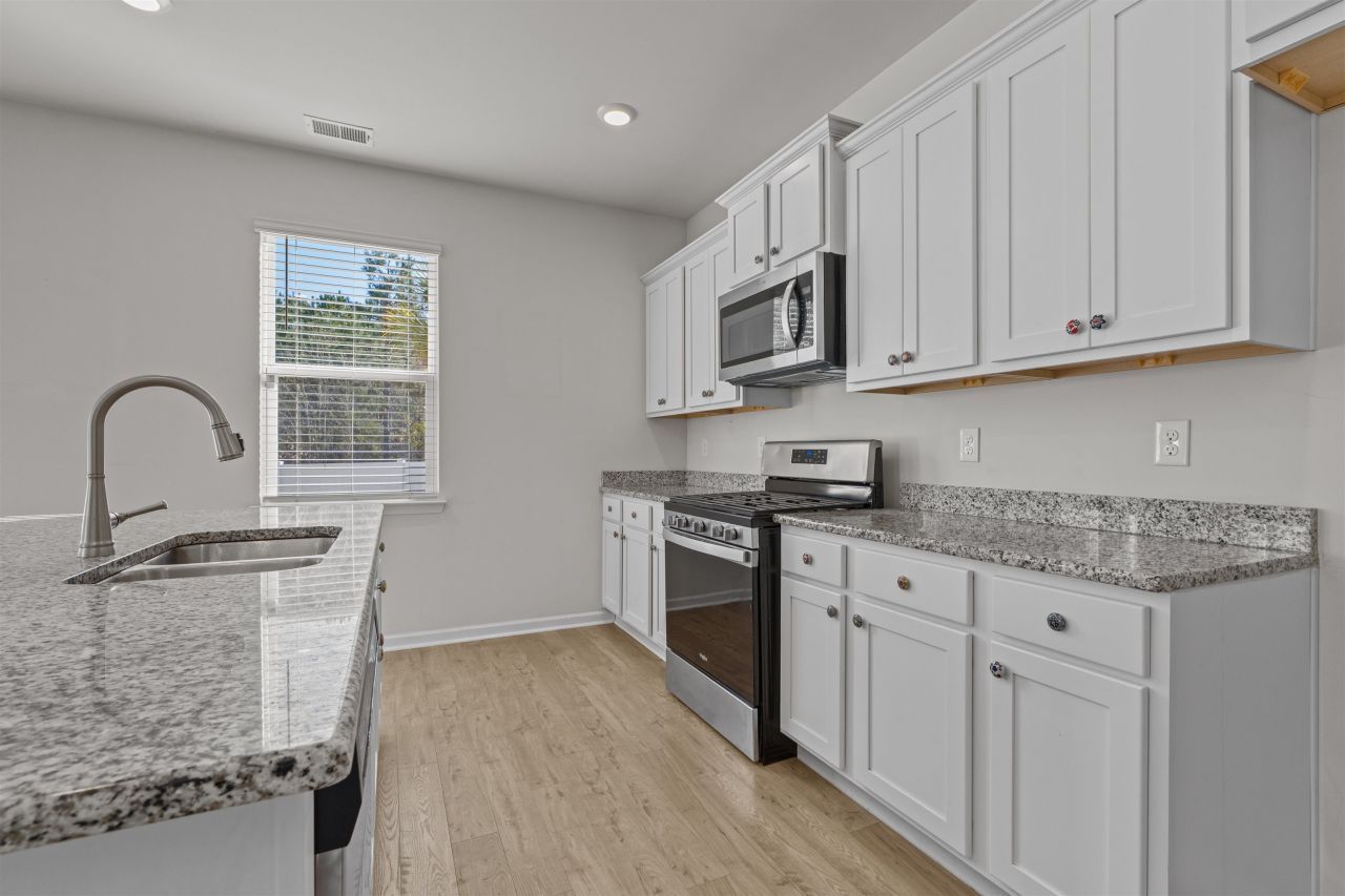 328 Emery Oak Dr. Photo 13