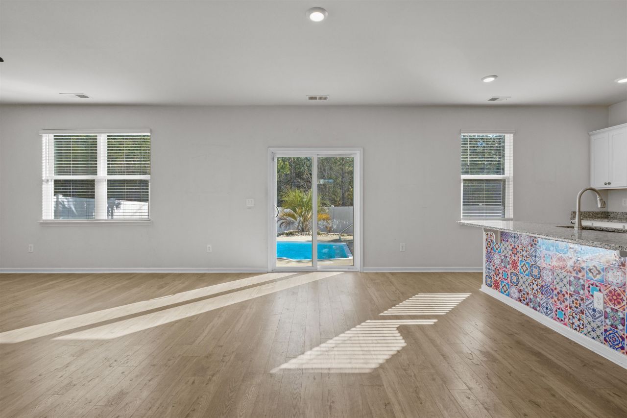 328 Emery Oak Dr. Photo 7