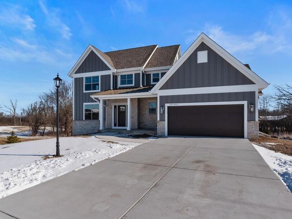 W192N5472 Red Crown LANE, Menomonee Falls, WI 53051