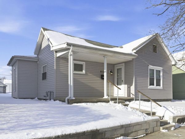 910 E Paint Street , Washington Court House, OH 43160