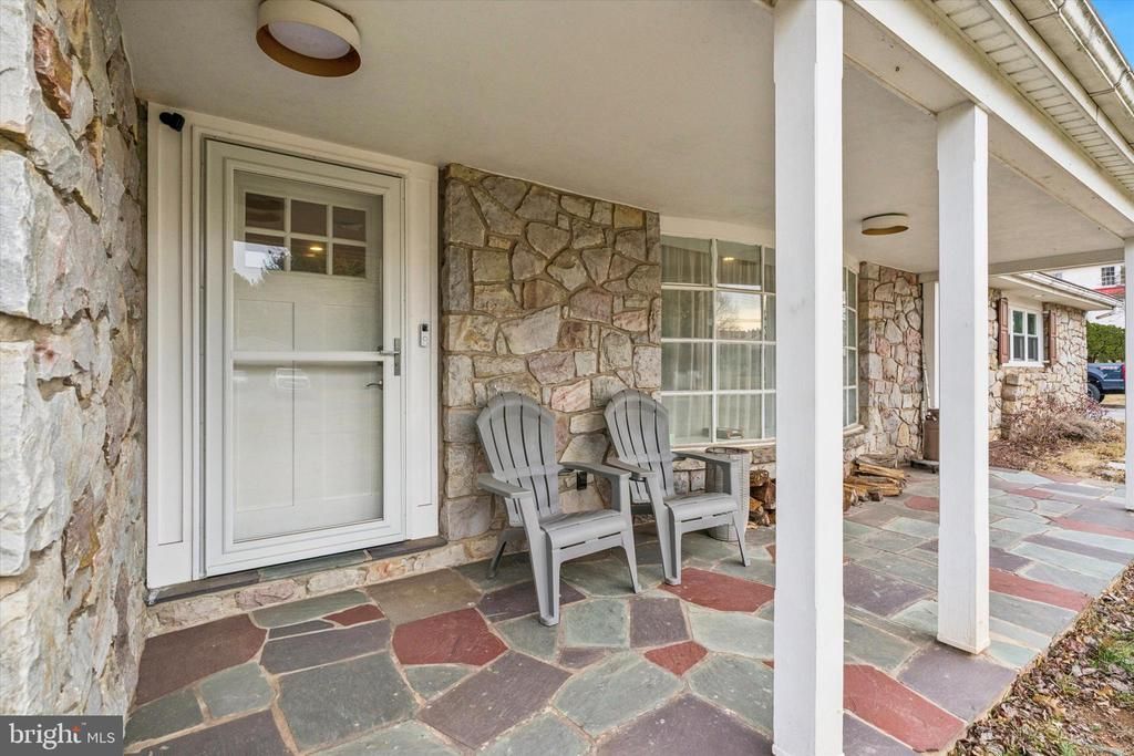 591 W Hoffecker Road, Pottstown, PA 19465 Main Photo