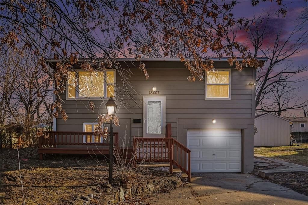 18407 E Lexington Road, Independence, MO 64058 Main Photo