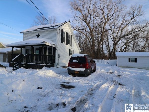 373 Lake Shore Drive W, Dunkirk, NY 14048