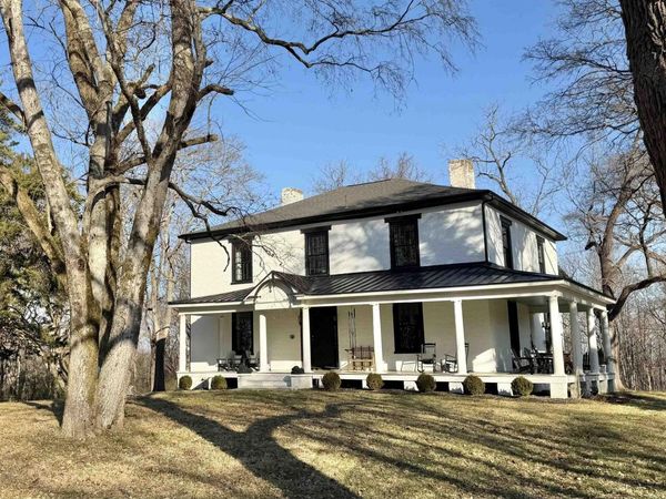 145 AMPTHILL RD, Cartersville, VA 23027