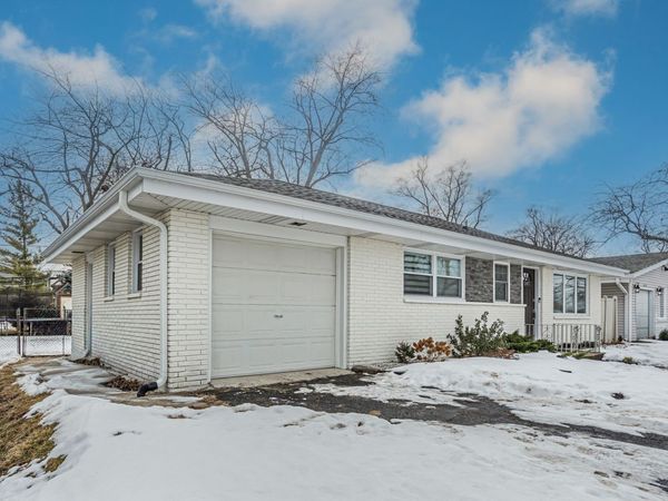 2417 Sand Lake Road, Lindenhurst, IL 60046