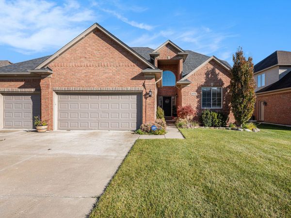 47376 Hidden Meadows Drive, Macomb, MI 48044