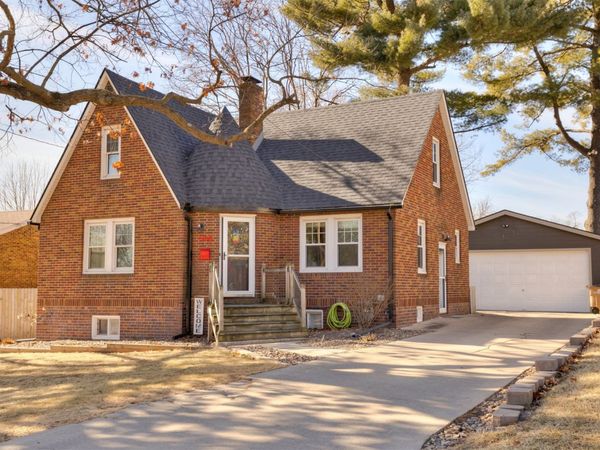 1108 67th Street, Windsor Heights, IA 50324