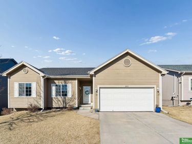 16402 Butler Avenue, Omaha, NE 68116