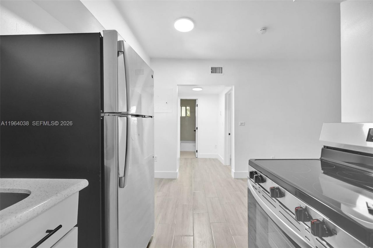 1393 NW 102nd St , Unit 1393, Miami, FL 33147 Photo