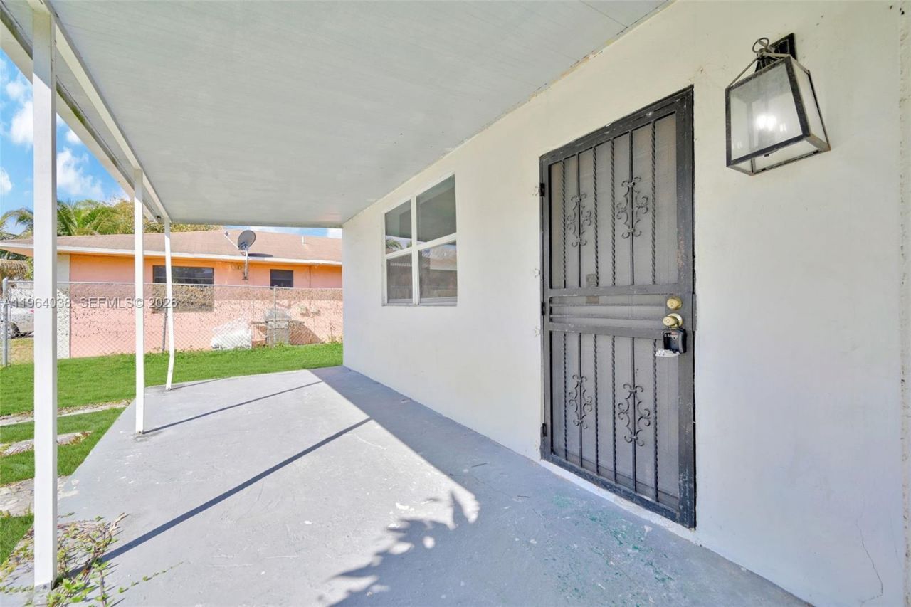 1393 NW 102nd St , Unit 1393, Miami, FL 33147 Photo