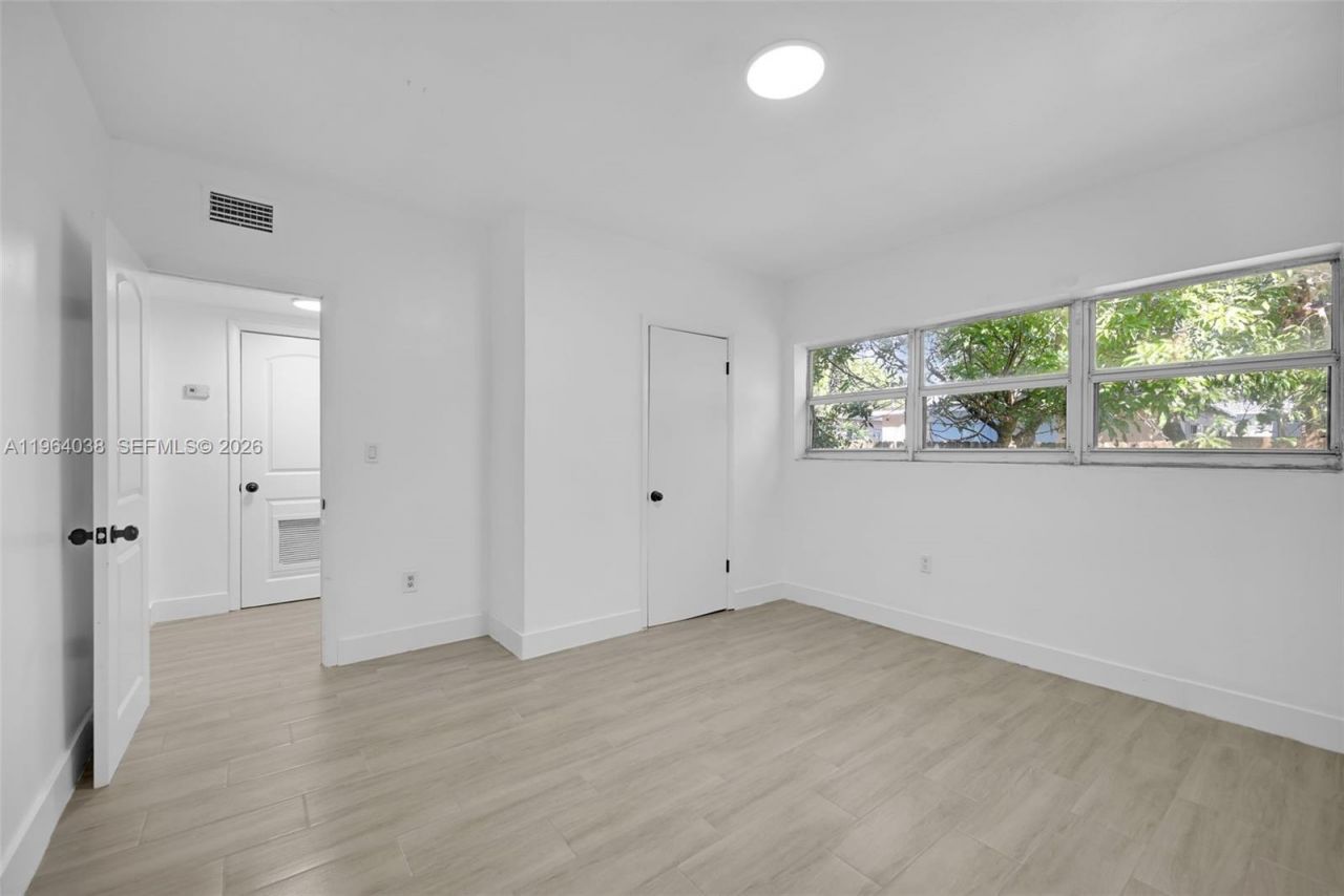 1393 NW 102nd St , Unit 1393, Miami, FL 33147 Photo