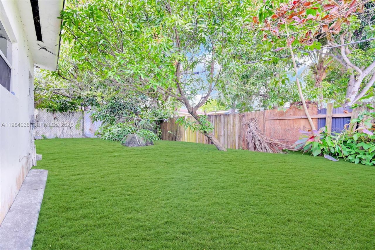 1393 NW 102nd St , Unit 1393, Miami, FL 33147 Photo