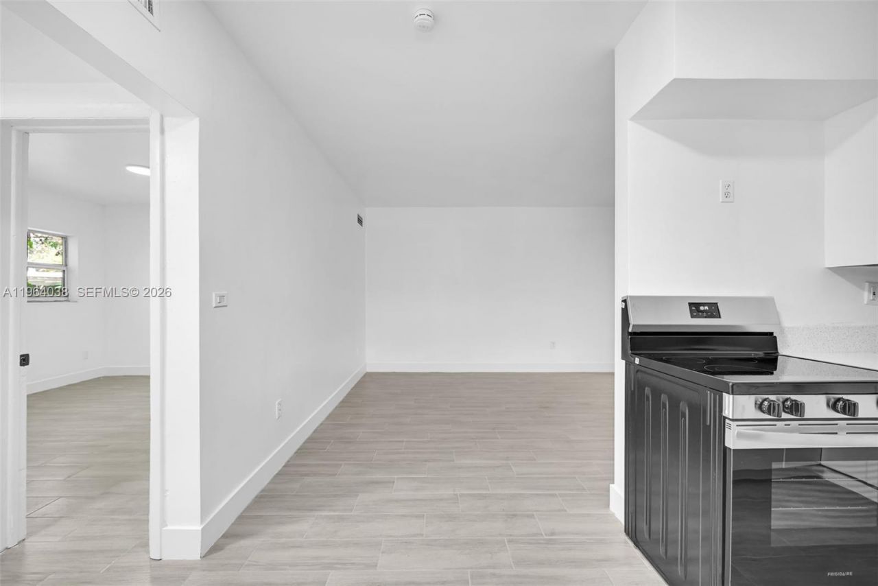 1393 NW 102nd St , Unit 1393, Miami, FL 33147 Photo