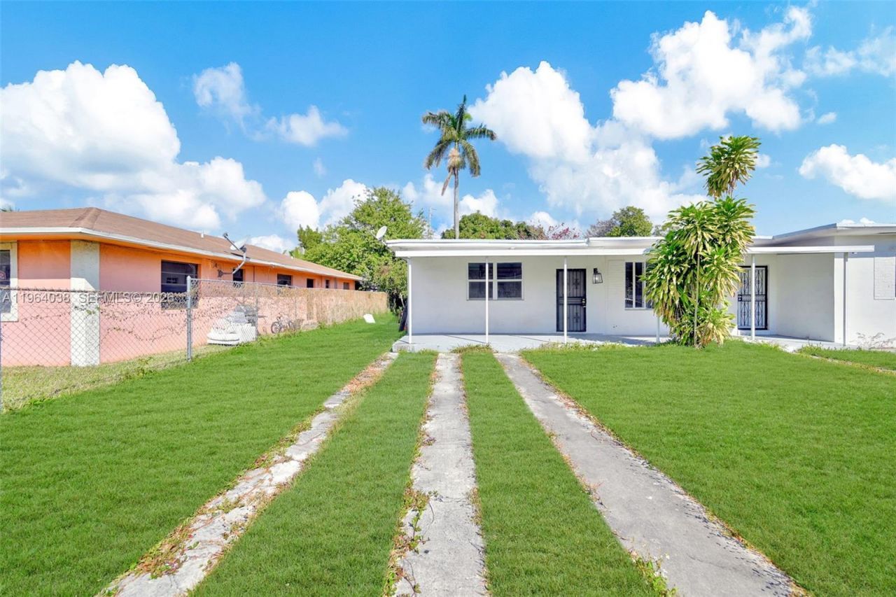 1393 NW 102nd St , Unit 1393, Miami, FL 33147 Photo