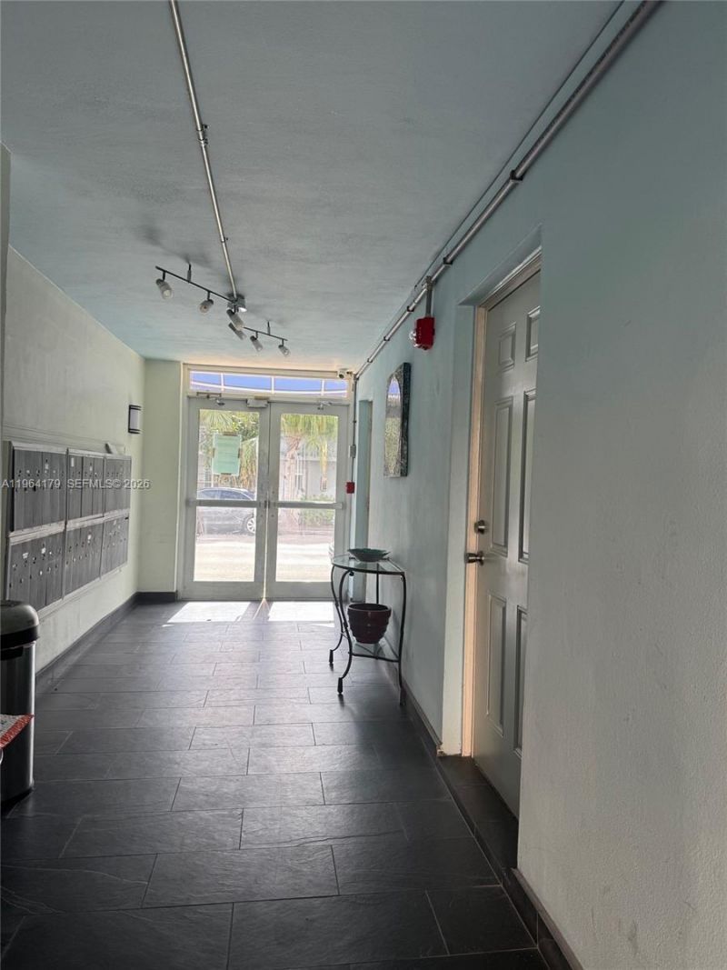 801 W Meridian Ave, Unit 3B, Miami Beach, FL 33139 Photo
