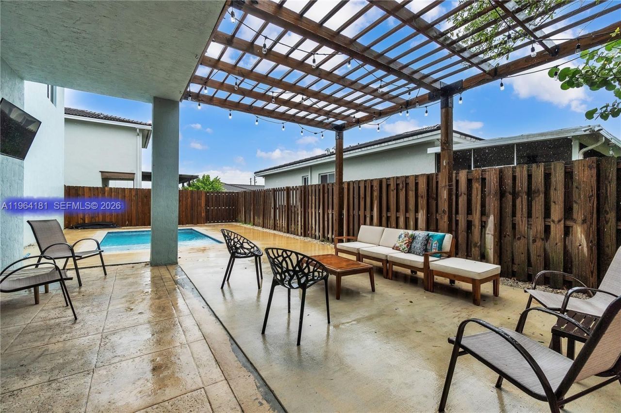 15105 SW 180th St, Miami, FL 33187 Photo