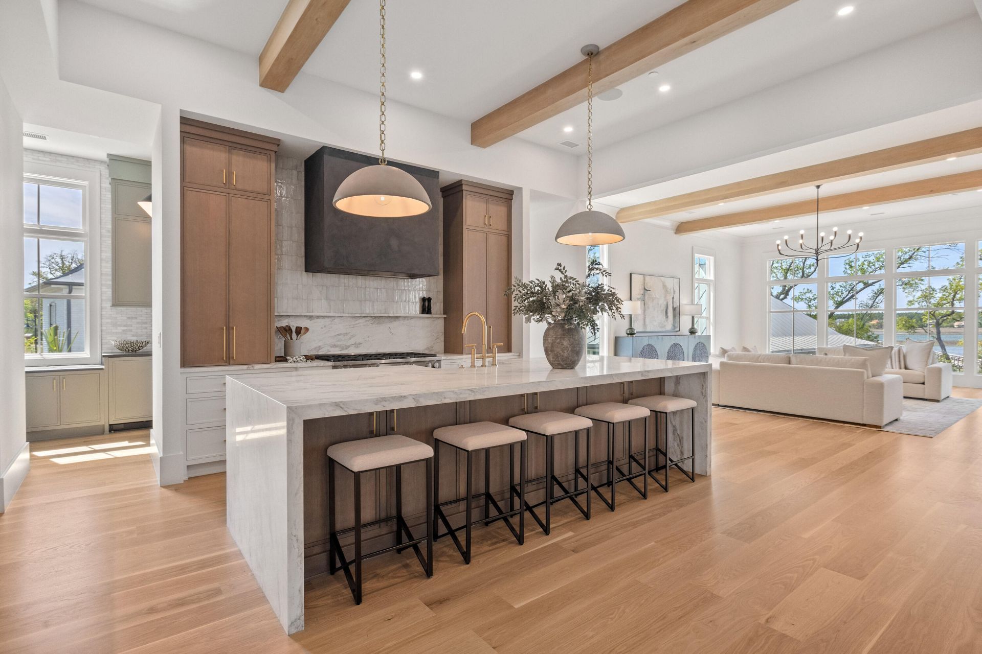 925 Fish Camp Road Photo 11